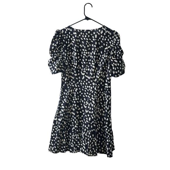 BaeVely Black And White Cinched Puff Sleeves Dress NWOT - Picture 7 of 7